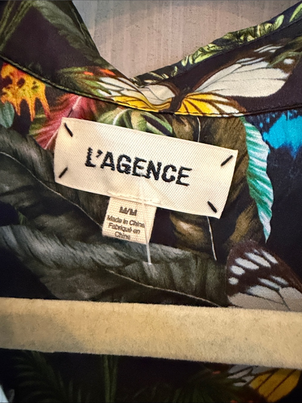 L’Agence Black Silk Tiger and Butterfly Blouse M - Picture 2 of 3